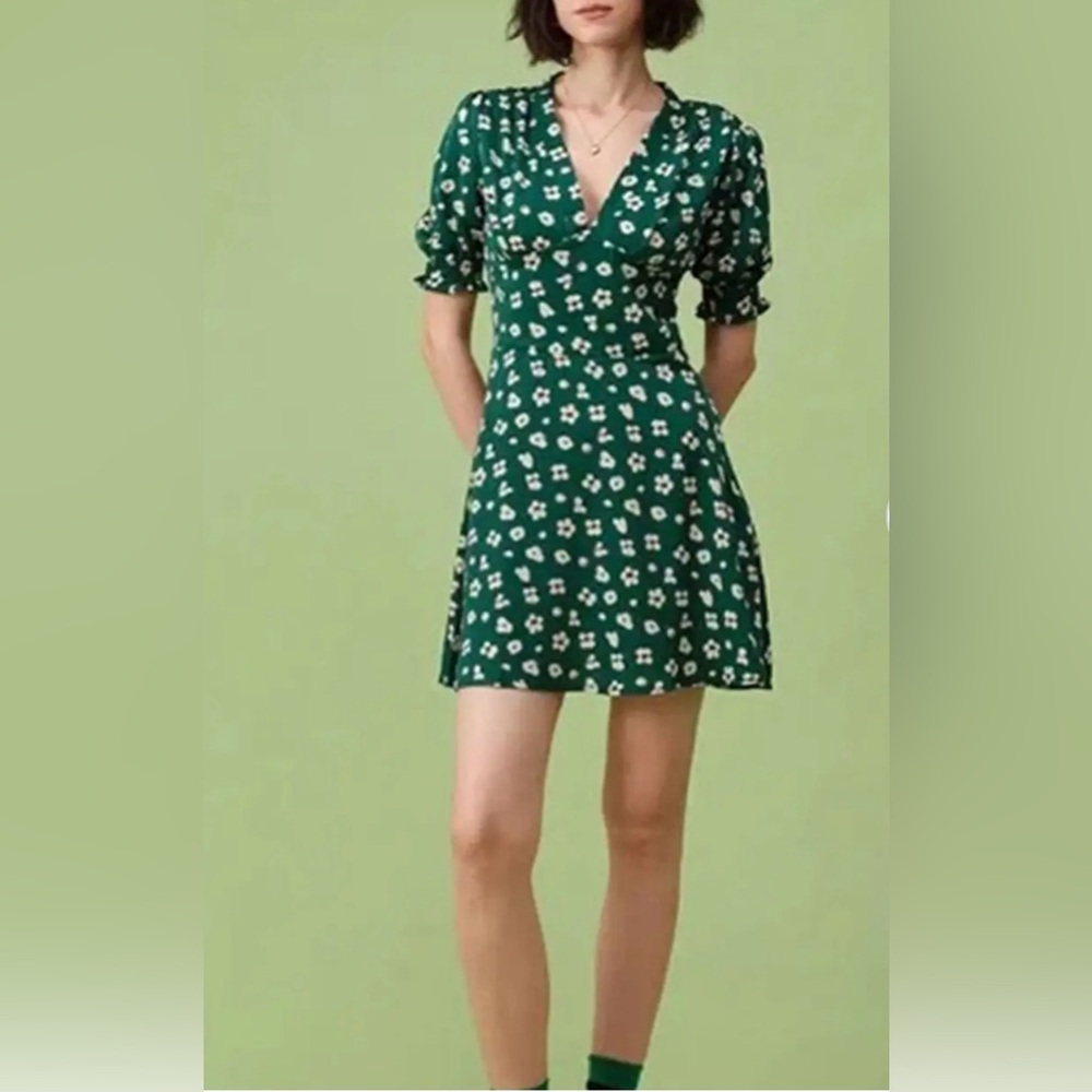 RIHOAS Emerald Green Floral V-Neck Mini Dress